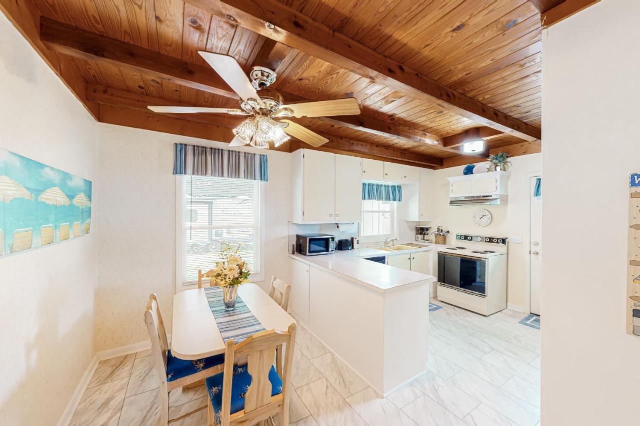 Ginny'S Coastal Cottage Oak Island Zewnętrze zdjęcie