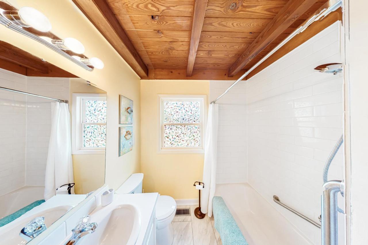Ginny'S Coastal Cottage Oak Island Zewnętrze zdjęcie